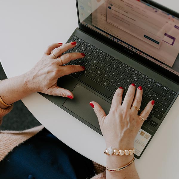 portrait - bureau - ordinateur